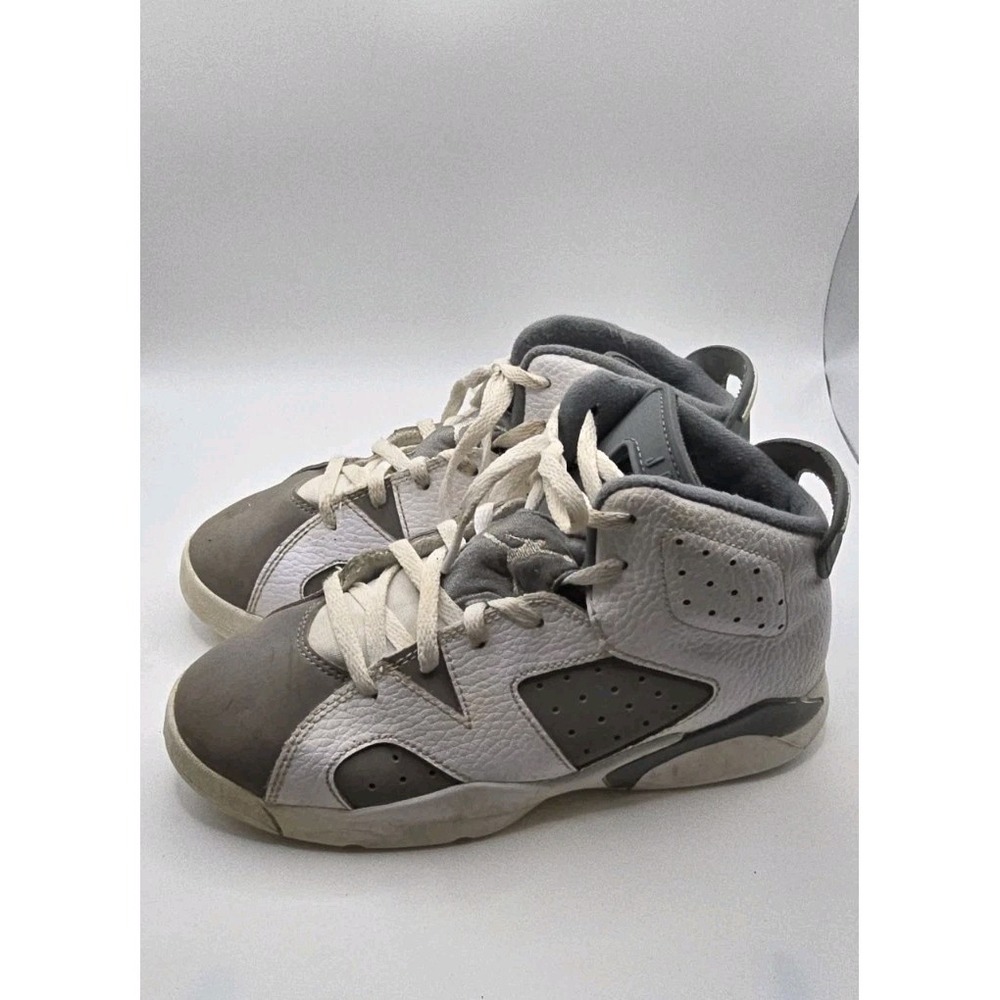 Nike Air Jordan 6 Retro Size 2.5Y‎ Athletic Shoes Sneakers White Size